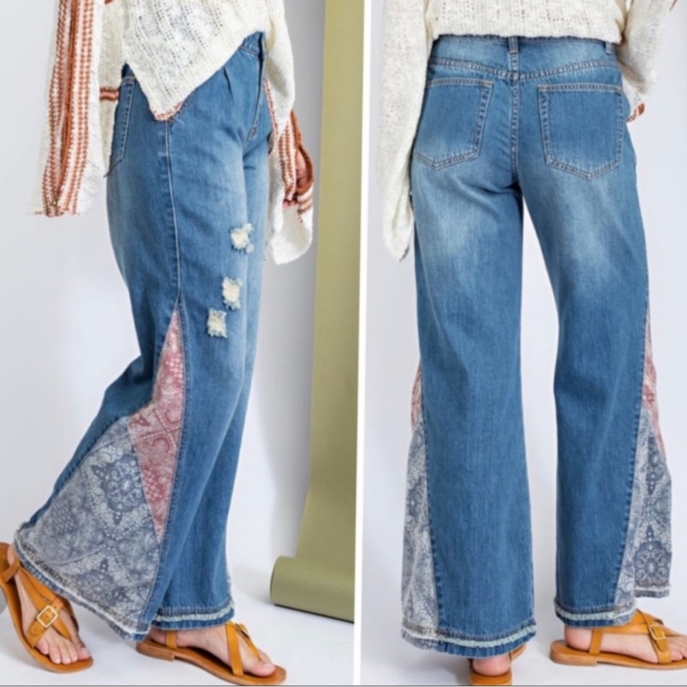 Easel - Bell Bottom Detail Jeans